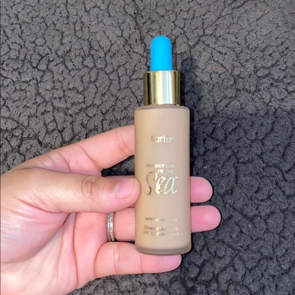 Selling this foundation it was too dark.